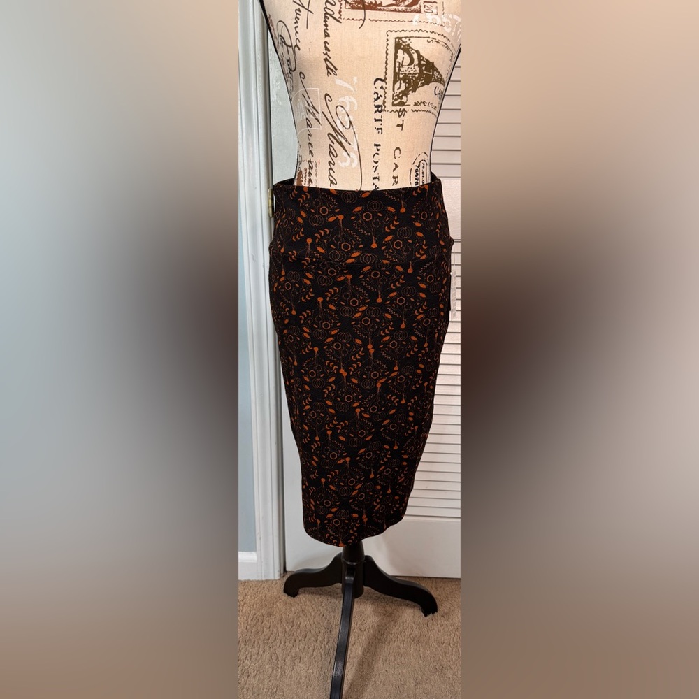 LuLaRoe Black and Orange Knee-Length Pencil Skirt